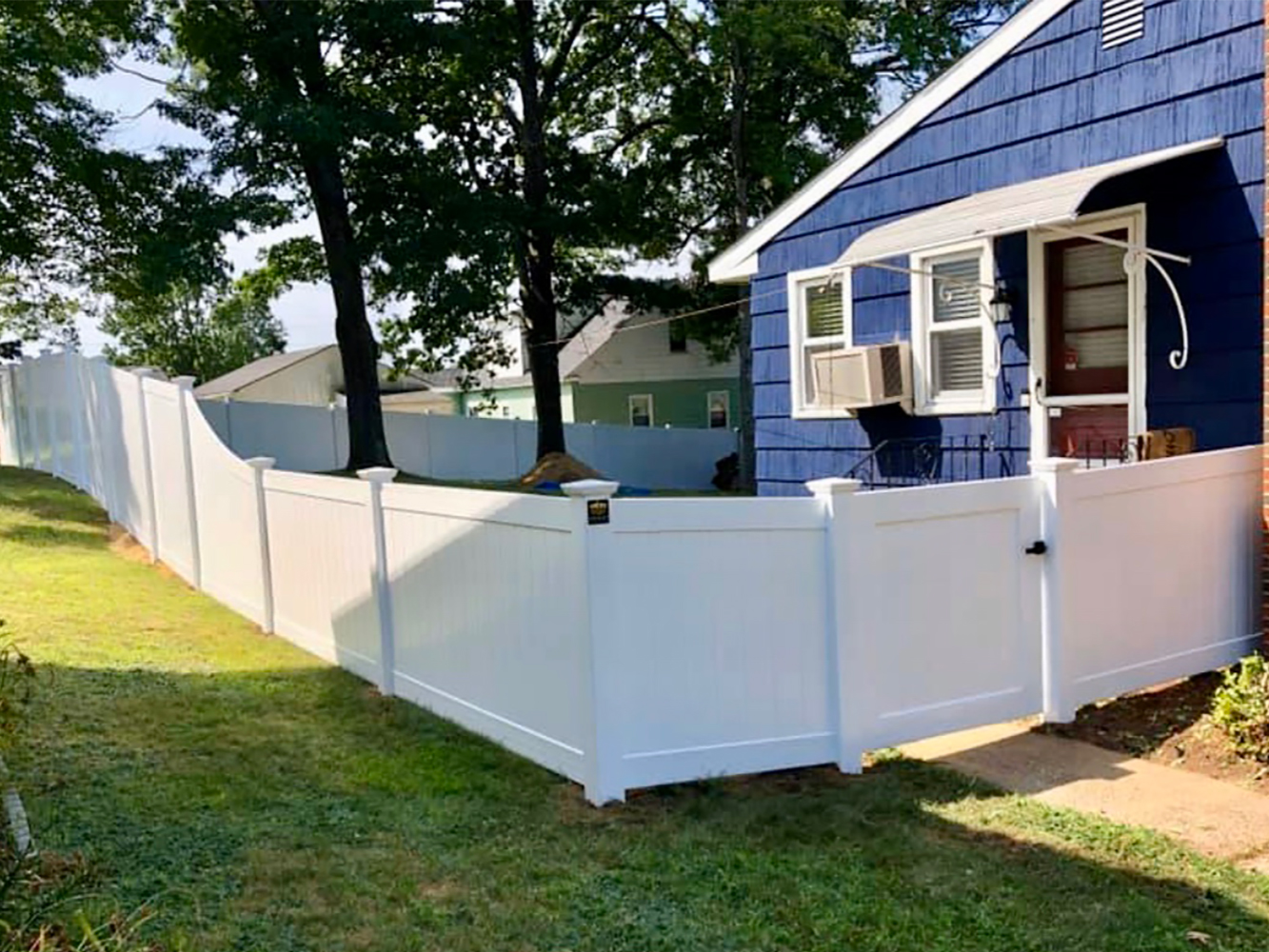 Residential Vinyl Fence - Derry, New Hampshire